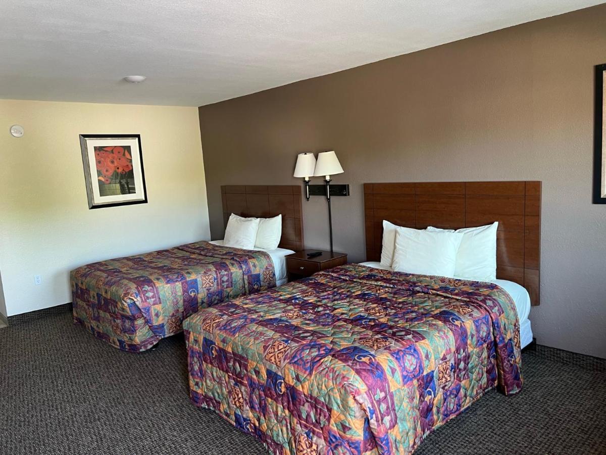 Motel Star & 2*